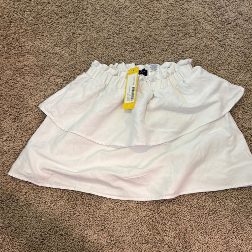 White Mini Bubble Skirt with Ruffled Tiered Design for Casual Wear